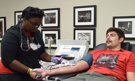 USC football player tackles blood shortage