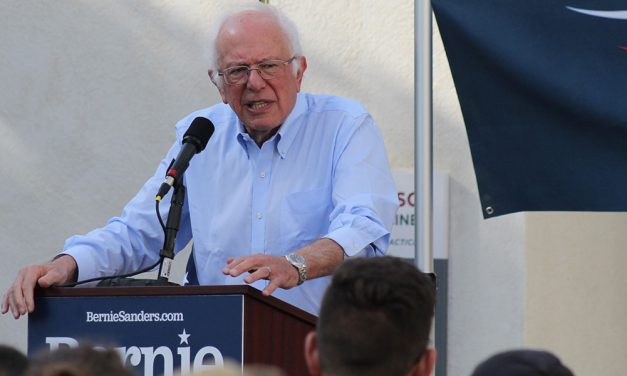 Sanders finds fans at Saturday Columbia event