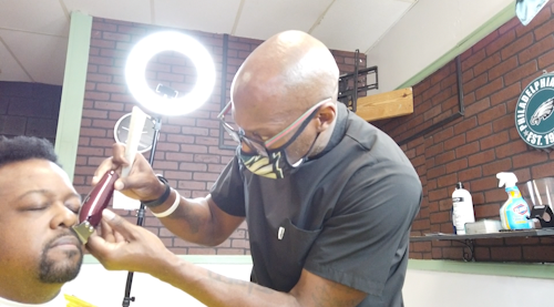 A Sumter barber goes the extra mile during pandemic