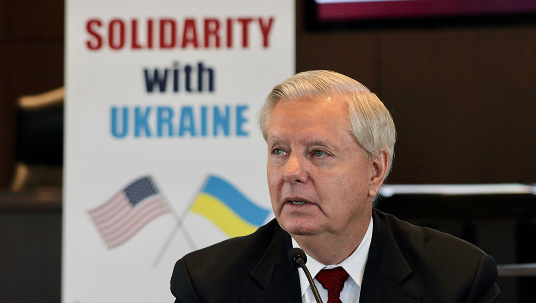 Graham calls on Russians to overthrow Putin as Ukraine invasion enters third week