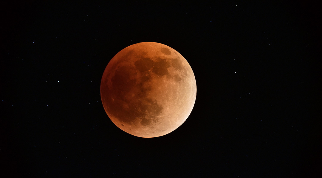 Columbia residents can view early morning total lunar eclipse on Tuesday