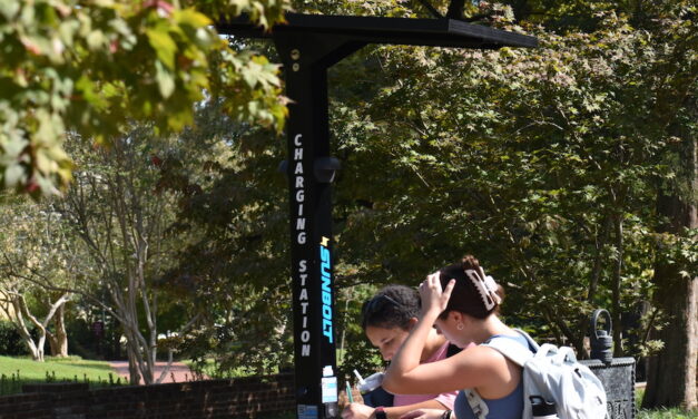 Outdoor solar-powered chargers added to USC campus