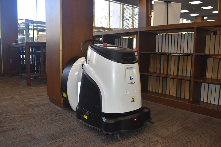 USC tests out AI cleaning robots, concerning some custodians
