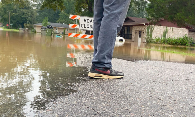 Remaining Riverland Park residents watch rising Congaree