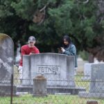 Scavenger ‘haunt’ draws crowd at historic Columbia cemetery