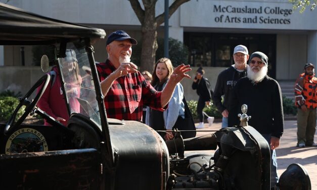 Caravan of historic Ford Model Ts rolls up to USC