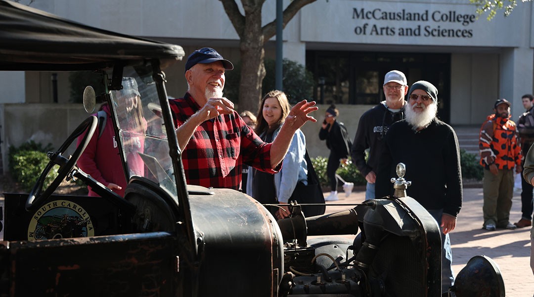 Caravan of historic Ford Model Ts rolls up to USC
