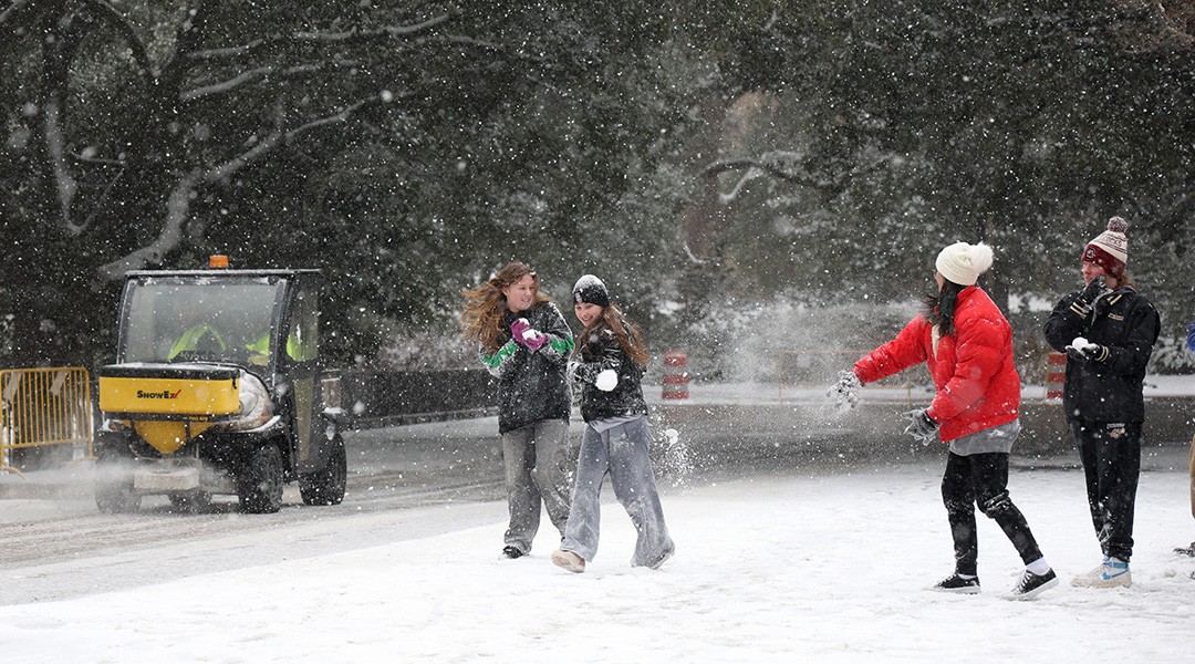 Snow can be scary in the South, but USC students have no fear